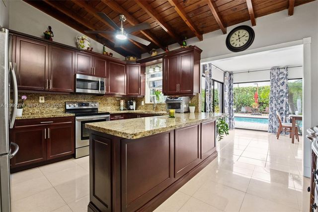 911 SW 51st Ave, Plantation, FL 33317