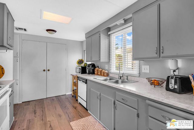 7 Lincoln, Cathedral City, CA 92234