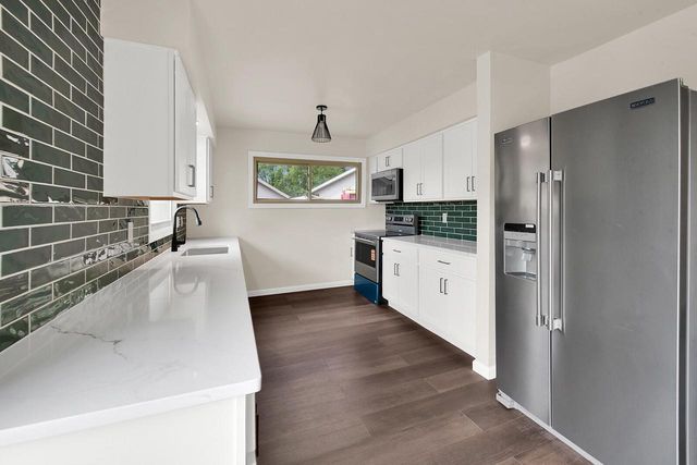 2905 Lake Vista COURT, Racine, WI 53402