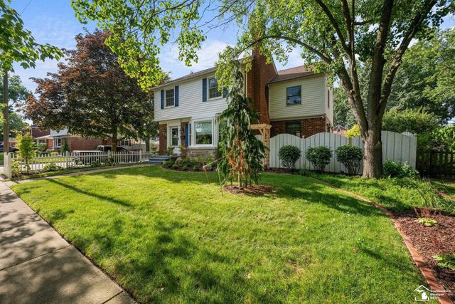 1540 Davis Street, Wyandotte, MI 48192