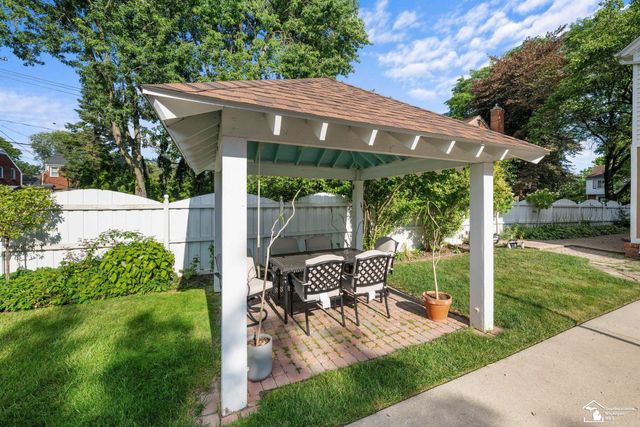 1540 Davis Street, Wyandotte, MI 48192