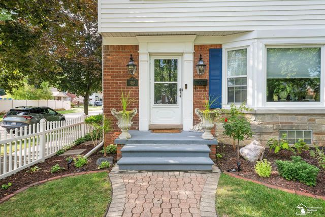 1540 Davis Street, Wyandotte, MI 48192