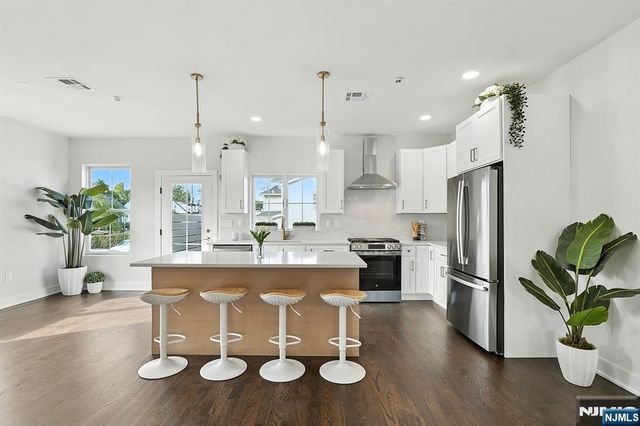 184 Canterbury Avenue, North Arlington, NJ 07031