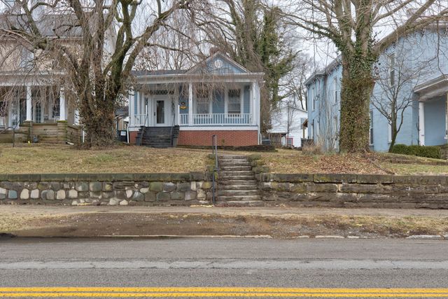215 W Main Street, Mt Sterling, KY 40353