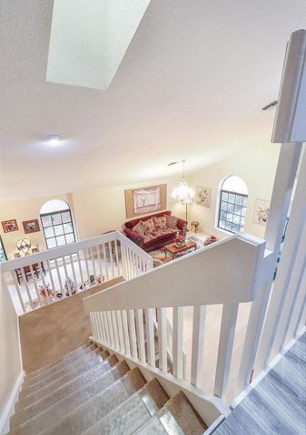 8259 155th Place N, Palm Beach Gardens, FL 33418