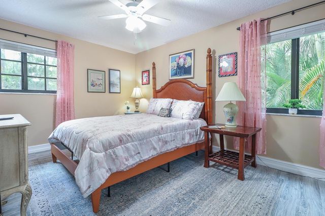 8259 155th Place N, Palm Beach Gardens, FL 33418