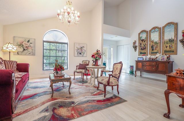 8259 155th Place N, Palm Beach Gardens, FL 33418