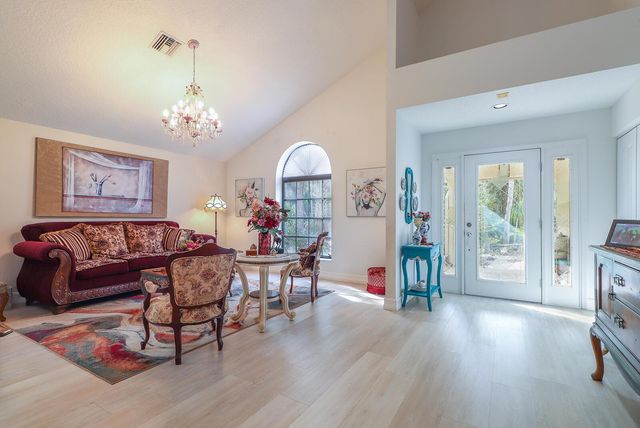 8259 155th Place N, Palm Beach Gardens, FL 33418