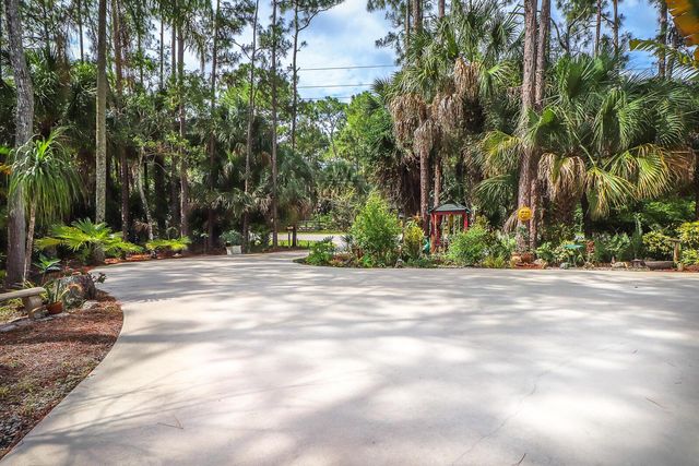 8259 155th Place N, Palm Beach Gardens, FL 33418