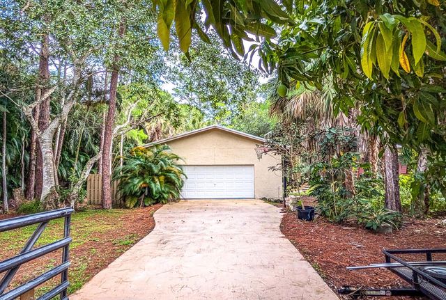 8259 155th Place N, Palm Beach Gardens, FL 33418