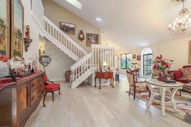 8259 155th Place N, Palm Beach Gardens, FL 33418