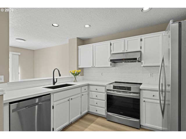 15356 Nw SWEETGALE Ln, Portland, OR 97229