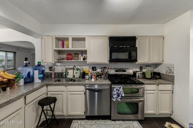 2932 W TOWNLEY Avenue, Phoenix, AZ 85051