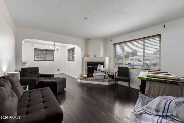 2932 W TOWNLEY Avenue, Phoenix, AZ 85051