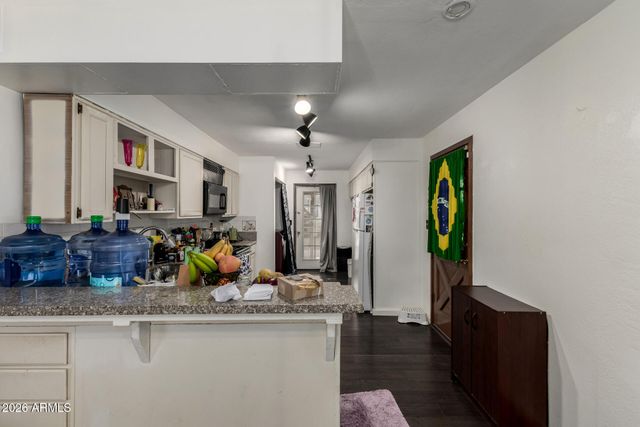 2932 W TOWNLEY Avenue, Phoenix, AZ 85051