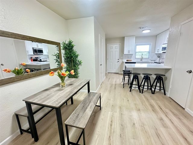 9434 Olde Village Court, Dallas, TX 75227