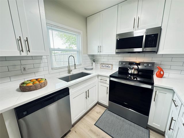 9434 Olde Village Court, Dallas, TX 75227