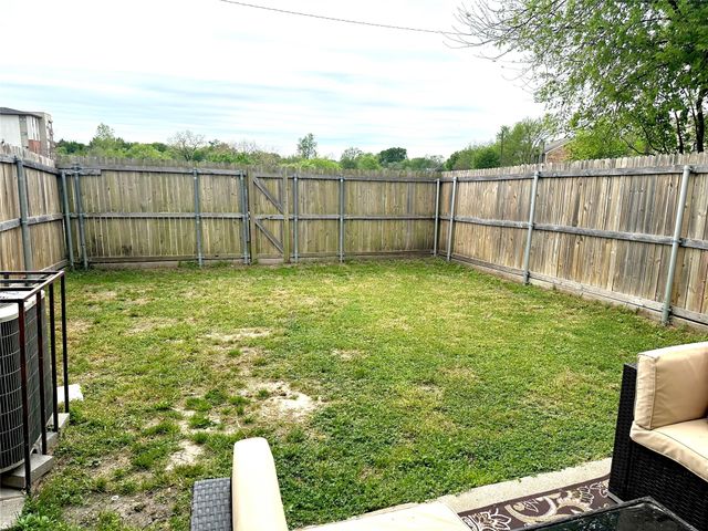 9434 Olde Village Court, Dallas, TX 75227