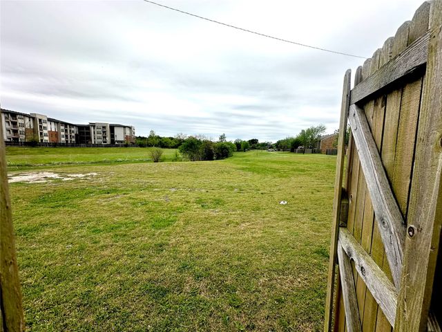 9434 Olde Village Court, Dallas, TX 75227