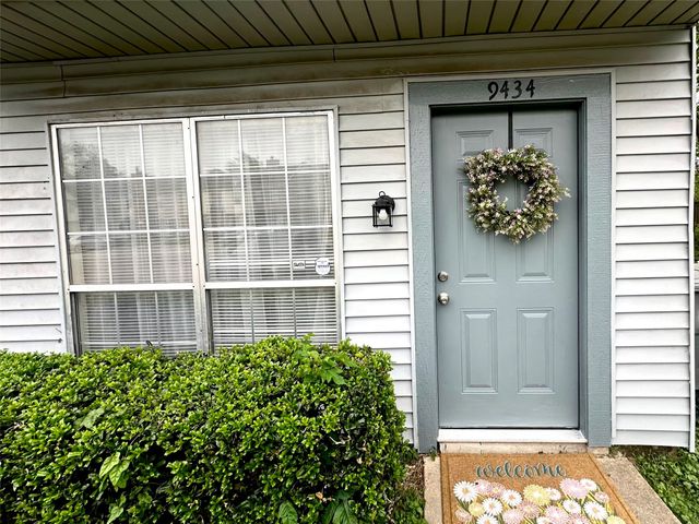 9434 Olde Village Court, Dallas, TX 75227