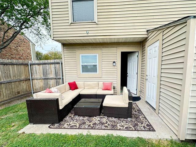 9434 Olde Village Court, Dallas, TX 75227