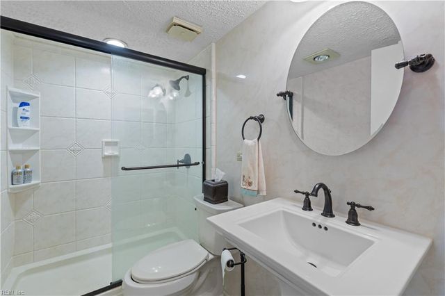 3288 Page Ave Apt 911, Virginia Beach, VA 23451