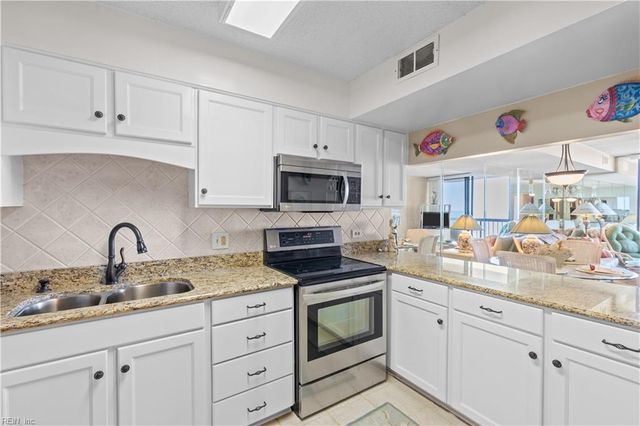 3288 Page Ave Apt 911, Virginia Beach, VA 23451