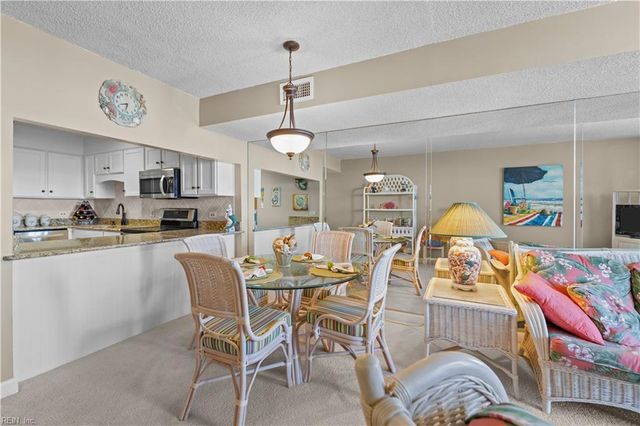 3288 Page Ave Apt 911, Virginia Beach, VA 23451