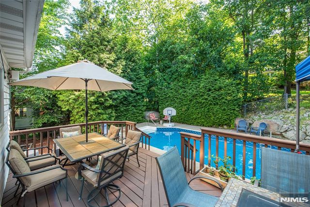 133 Oweno Road, Mahwah, NJ 07430