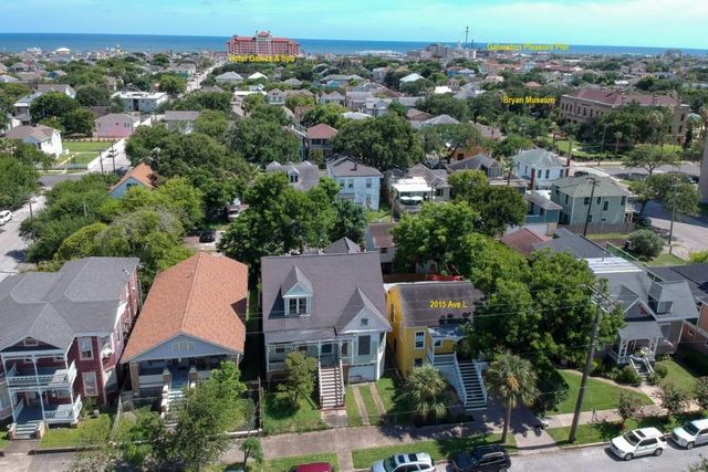 2015 Avenue L, Galveston, TX 77550