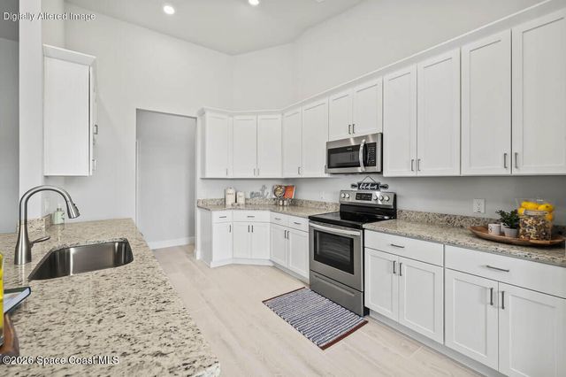 551 Borraclough Avenue NW, Palm Bay, FL 32907