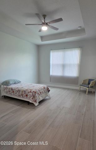 551 Borraclough Avenue NW, Palm Bay, FL 32907