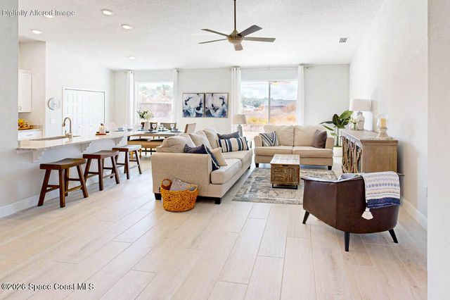 551 Borraclough Avenue NW, Palm Bay, FL 32907