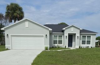 551 Borraclough Avenue NW, Palm Bay, FL 32907