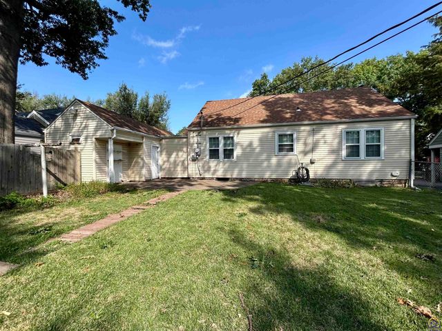 3119 SW 11th ST, Topeka, KS 66604
