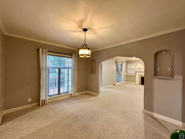 3119 SW 11th ST, Topeka, KS 66604