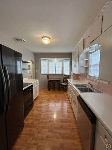 3119 SW 11th ST, Topeka, KS 66604