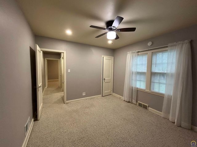 3119 SW 11th ST, Topeka, KS 66604