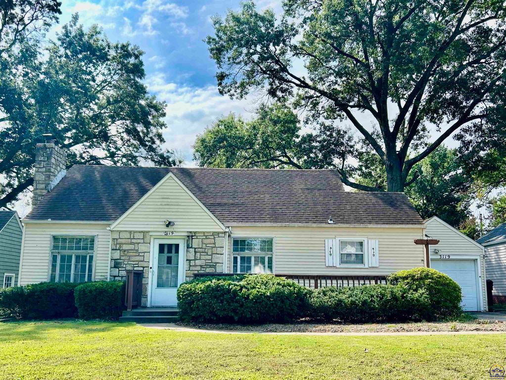 3119 SW 11th ST, Topeka, KS 66604
