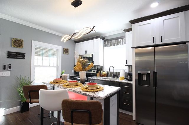 315 NW 4TH PLACE, Gainesville, FL 32601