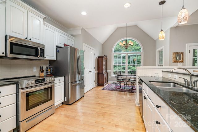 7602 Windsor Forest Place, Harrisburg, NC 28075