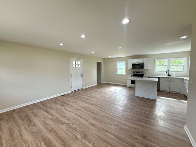 5902 Beersheba Hwy, Mcminnville, TN 37110