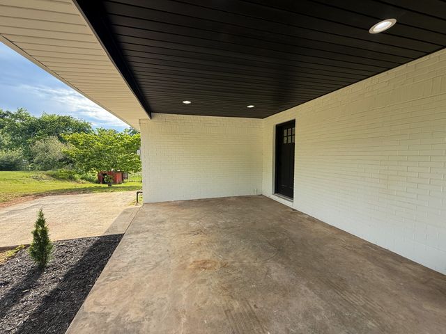 5902 Beersheba Hwy, Mcminnville, TN 37110