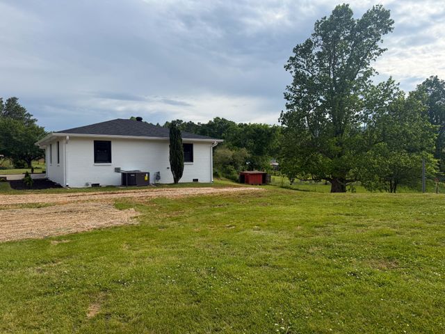 5902 Beersheba Hwy, Mcminnville, TN 37110