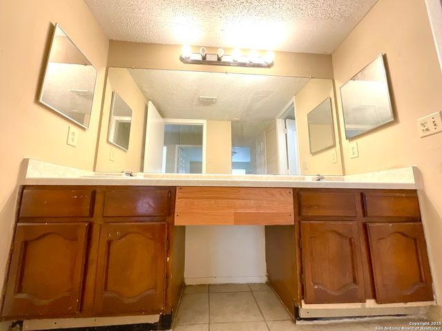 8036 WINSFORD, San Antonio, TX 78239