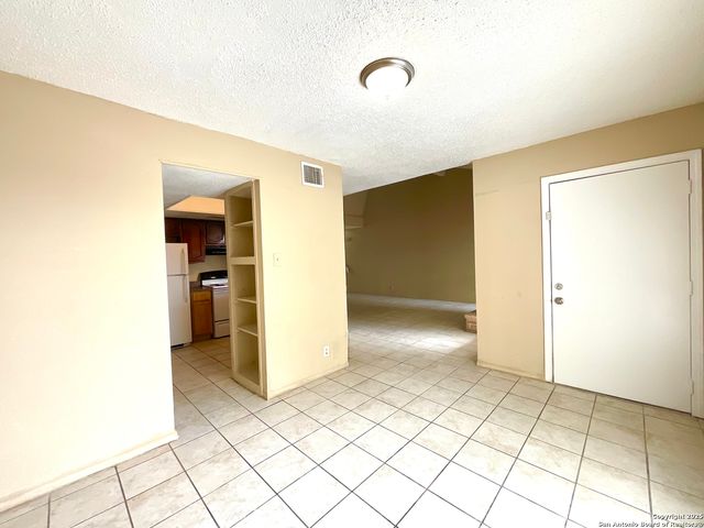 8036 WINSFORD, San Antonio, TX 78239