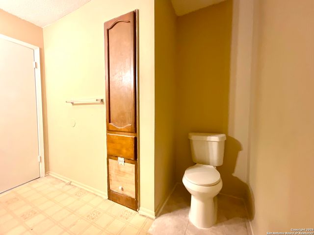 8036 WINSFORD, San Antonio, TX 78239