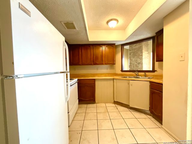 8036 WINSFORD, San Antonio, TX 78239