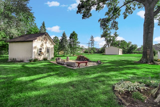 8210 Hillcrest Drive, Orland Park, IL 60462
