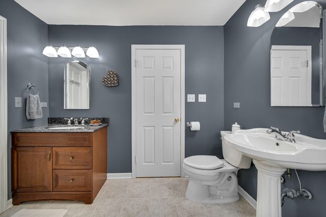 8210 Hillcrest Drive, Orland Park, IL 60462